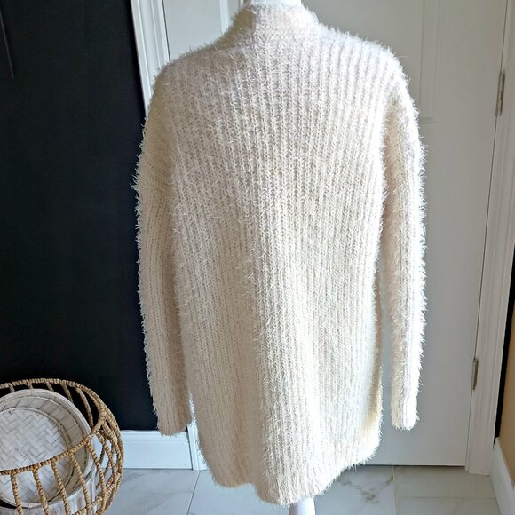 NWOT! ANTHRO'S CYRUS FUZZY OPEN CARDIGAN - Picture 4 of 5